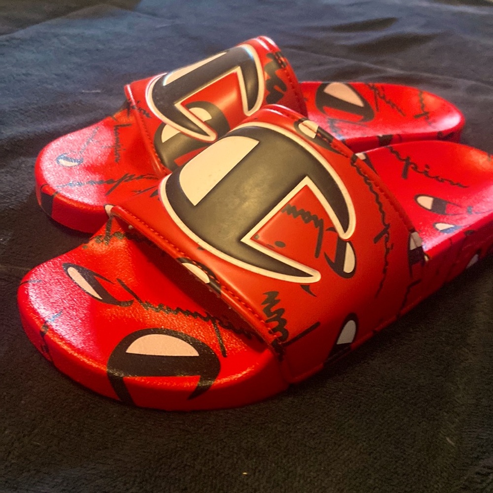 The slides are champion and the size is a US 6 in mens